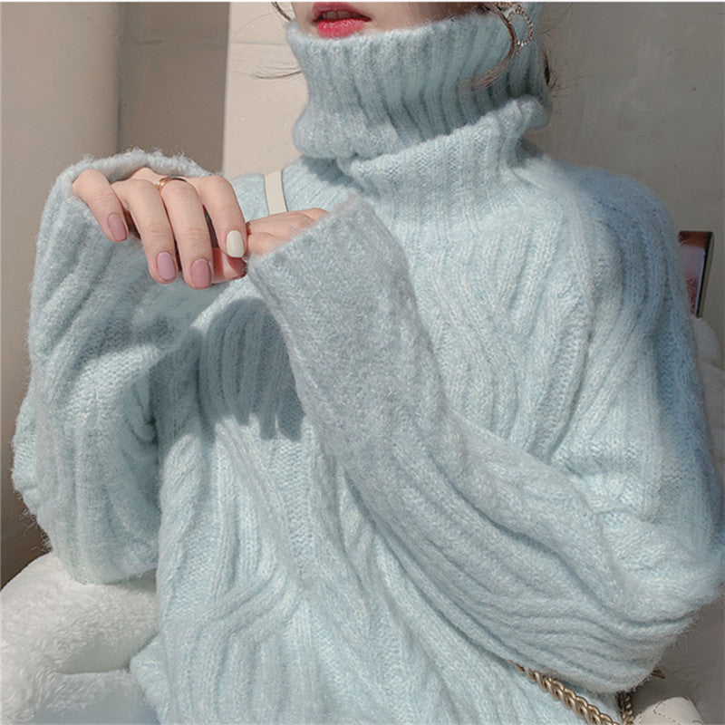 Chunky knit sweater for women with a high collar and soft material Lune London