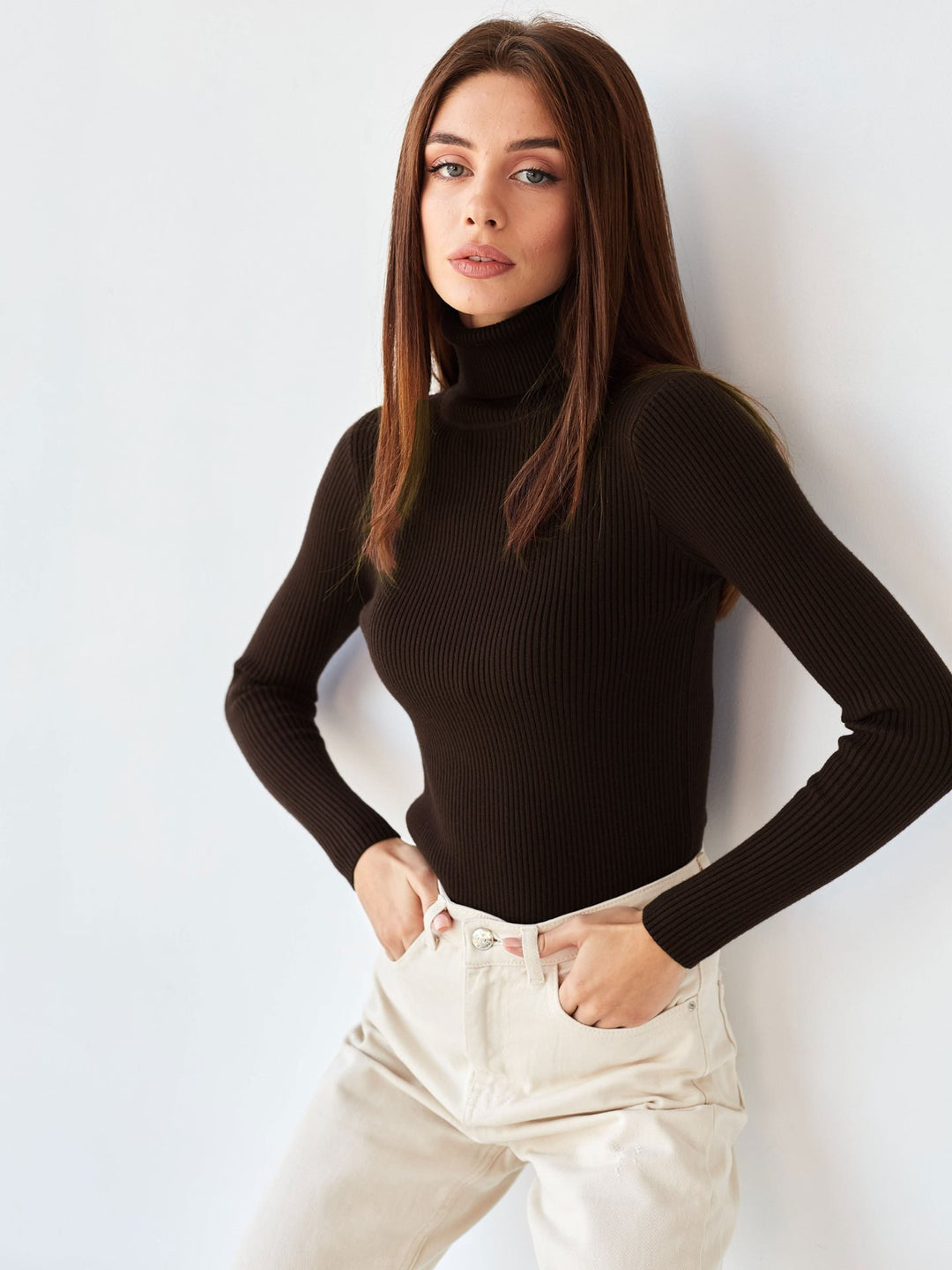 Elegant ribbed blouse for women with high collar and fitted cut Lune London