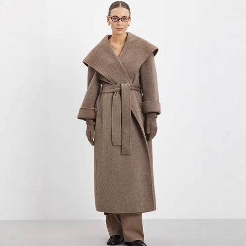 Manteau élégant pour femmes avec larges revers et ceinture à la taille Chic & Stil
