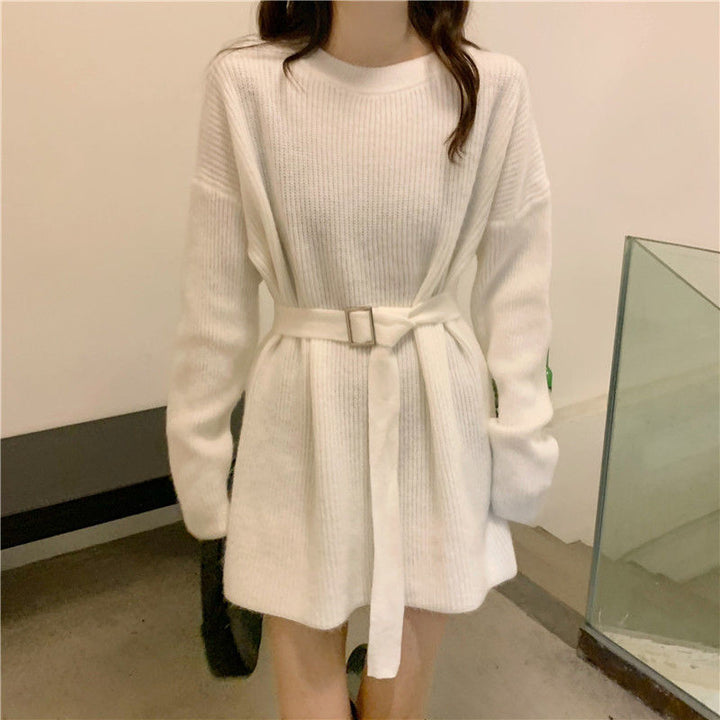 Robe tricotée pour femmes avec ceinture à la taille et fine structure en côtes Chic & Stil
