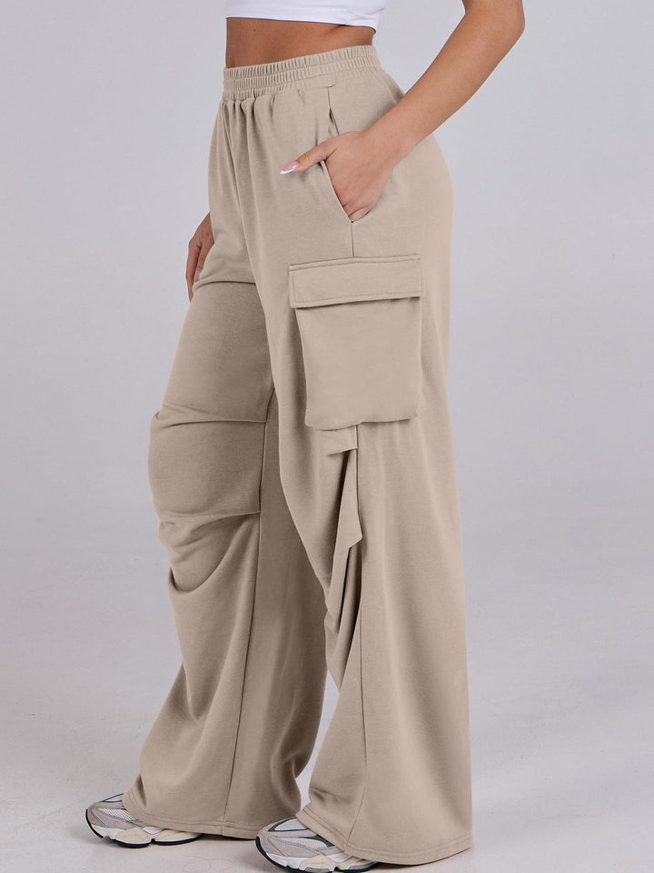 Pantalons cargo décontractés pour femmes avec taille élastique et jambes larges Chic & Stil