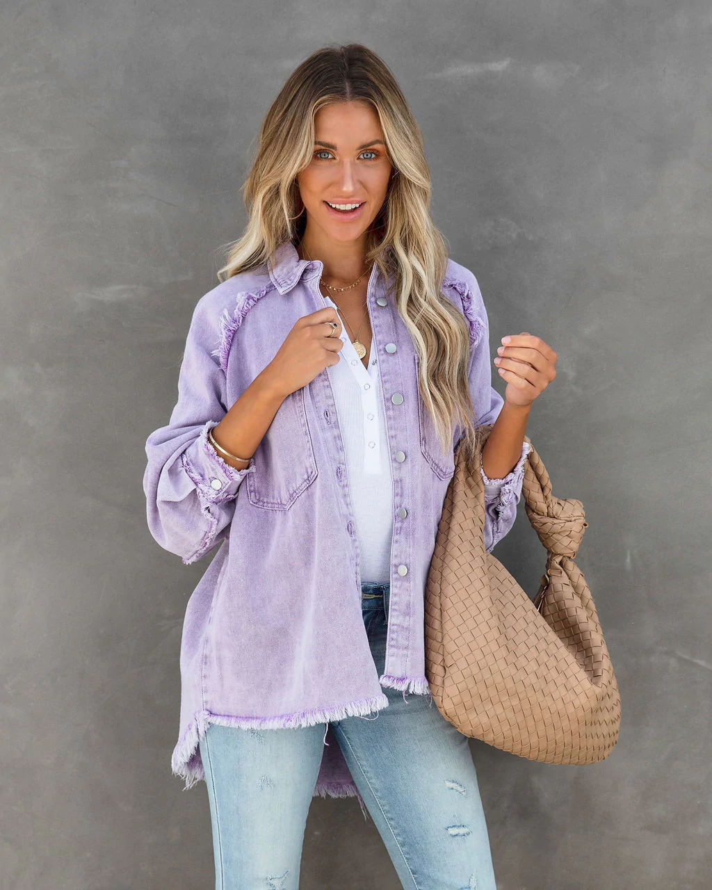 Chemise Veste en Jean Surdimensionnée pour Femmes avec Détails Effilochés Chic & Stil
