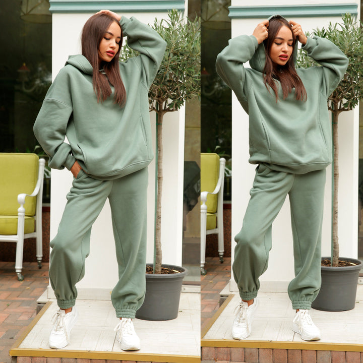 Women's comfortable hoodie and jogger set Chic & Stil