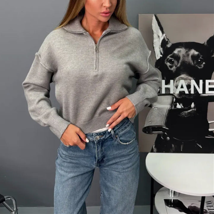 Trendy sweatshirt for women with half-zip and wide sleeves Lune London