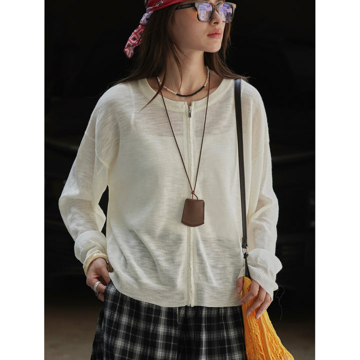 Women's Lightweight Fine Knit Zip Cardigan with Round Neckline and Loose Oversize Fit