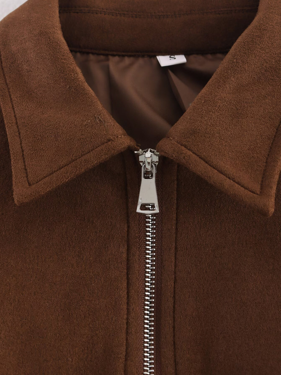Women Modern Short Hoodie with Practical Pockets and Chic Zip Closure and Style