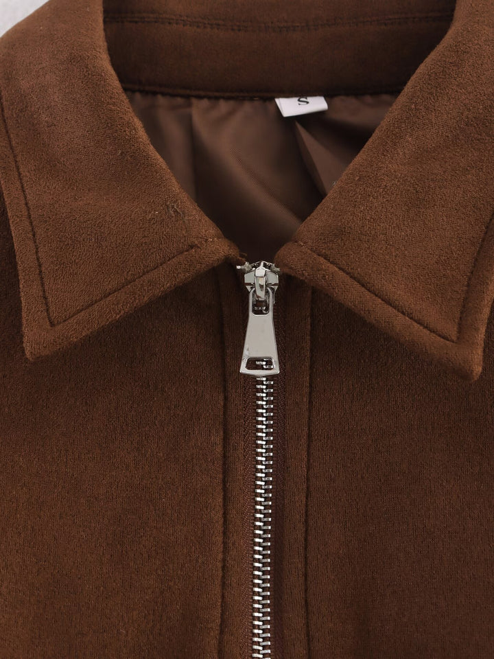 Women Modern Short Hoodie with Practical Pockets and Chic Zip Closure and Style