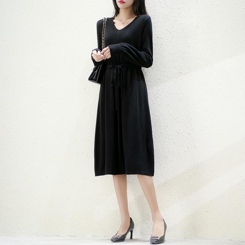 Robe en tricot pour femmes avec ceinture ajustable et haut finement texturé Chic & Stil