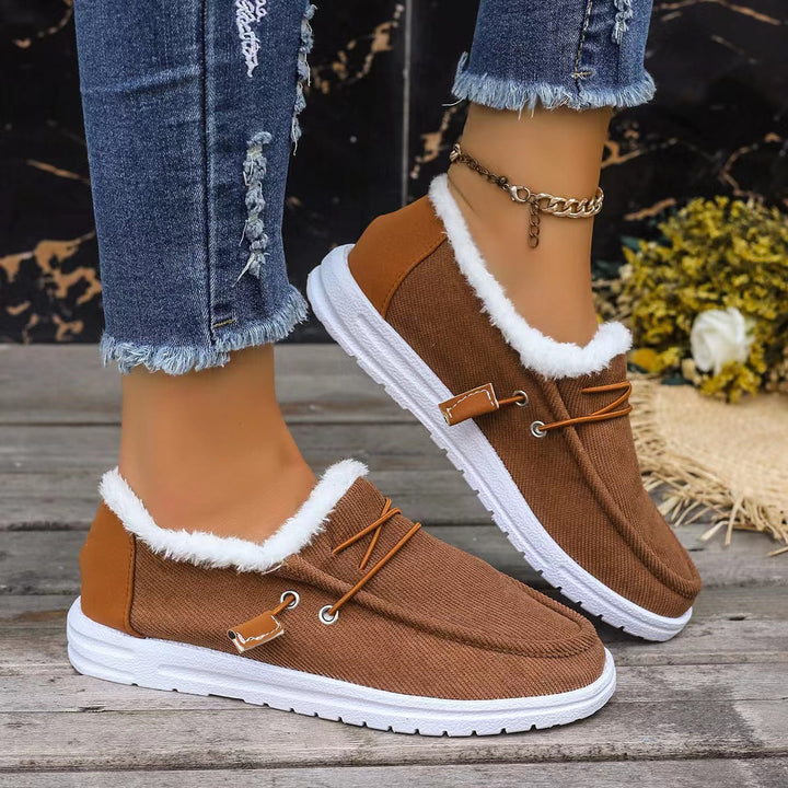 Women's Warm and Comfortable Slippers with Lining and Non-Slip Sole Lune London