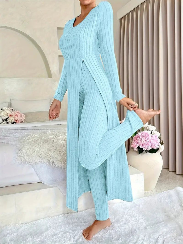 Elegant Women's Maxi Jumpsuit with hypersensitive structure and chic side slits and style