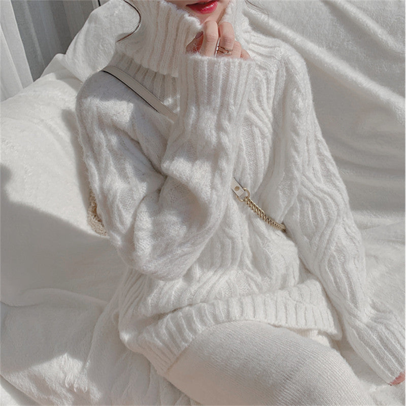 Chunky knit sweater for women with a high collar and soft material Lune London