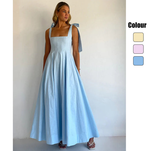 Ladies Elegant Maxi Dress with Modern Shoulder Straps and Flowing Cut