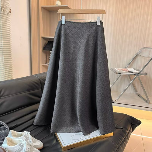 Elegant and fluid maxi skirt for women with high waist design Amarae