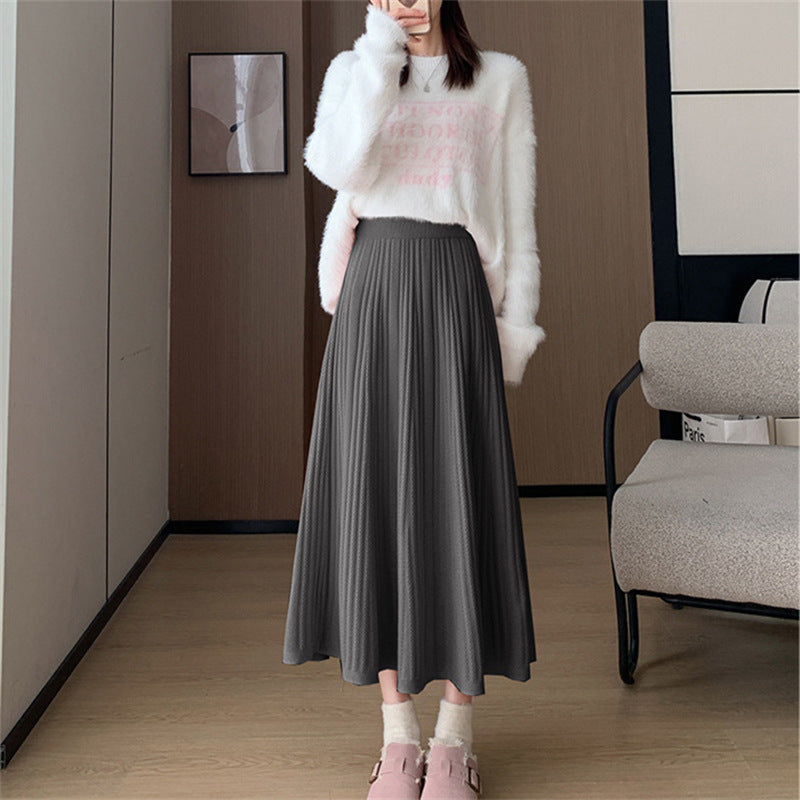 Maxi pleated skirt for women with elastic waistband and flattering draping Lune London
