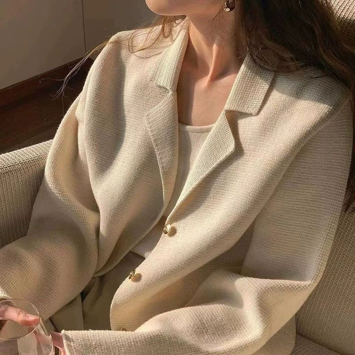 Veste Boucle Élégante pour Femmes avec Boutons Dorés Chic & Stil