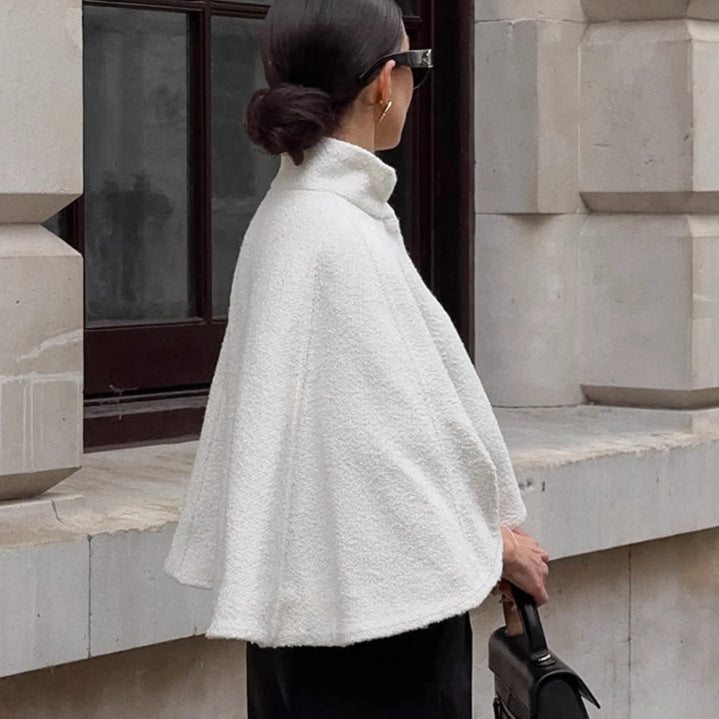 Elegant cape jacket for women in high-quality material Lune London