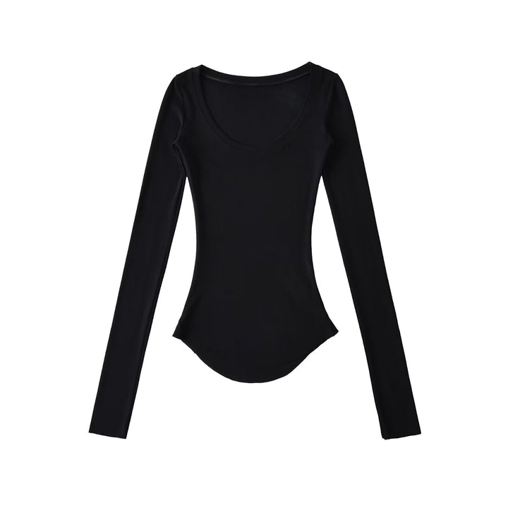 Long sleeve blouse for women with an elegant round collar and a fitted cut Lune London