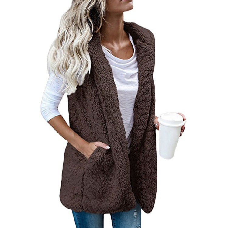 Ladies Cozy Fleece Jacket with Ergonomic Cut and Large Pockets Lune London