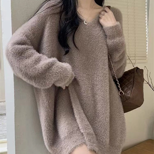 Robe femme en peluche à col en V avec manches longues Chic & Stil
