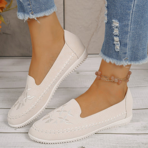 LADIES Moccasins with embroidered floral design and non-slip sole Amarae