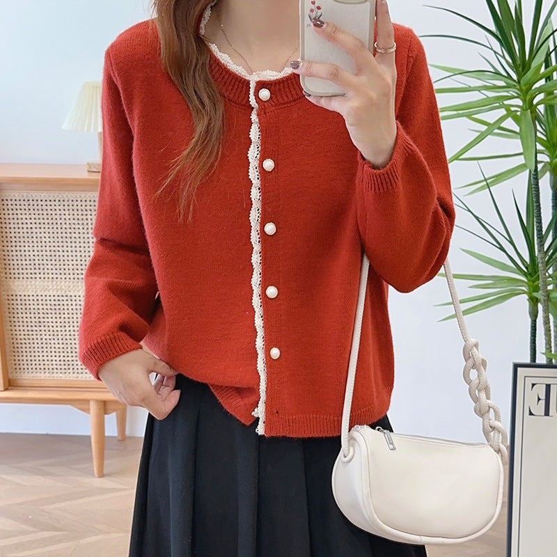 Cardigan femme en maille fine avec fermeture à bouton décoratif et structures côtelées douces Chic & Stil
