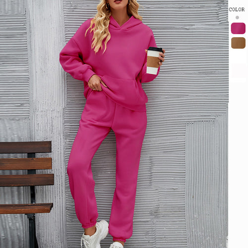 Women's casual hoodie suit with a comfortable fit and side pockets Chic & Stil