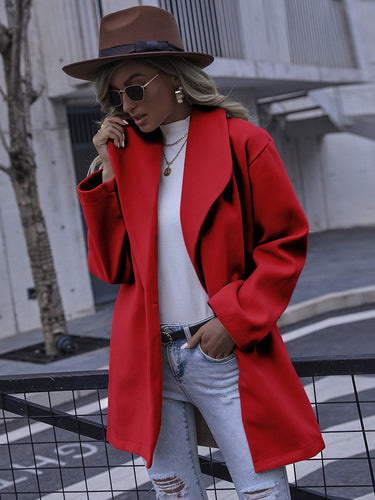 Ladies oversized fashionable coat with an elegant lapel and a practical cut Amarae