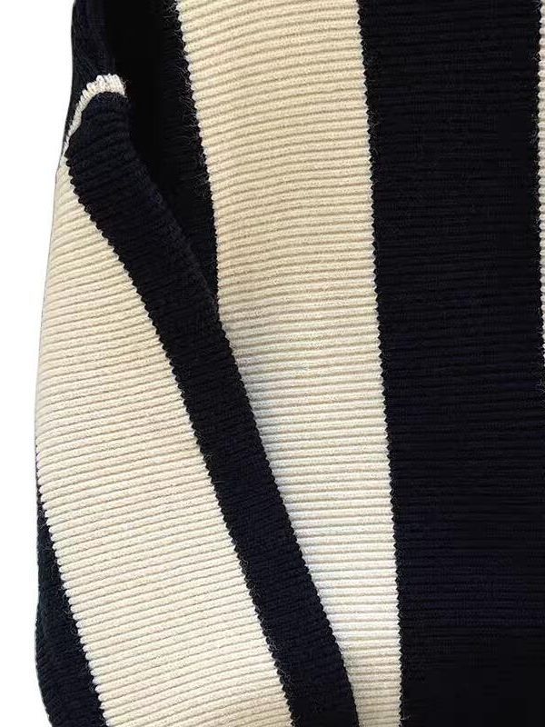 Thick knitted sweater for women with striped graphic pattern and loose fit Lune London
