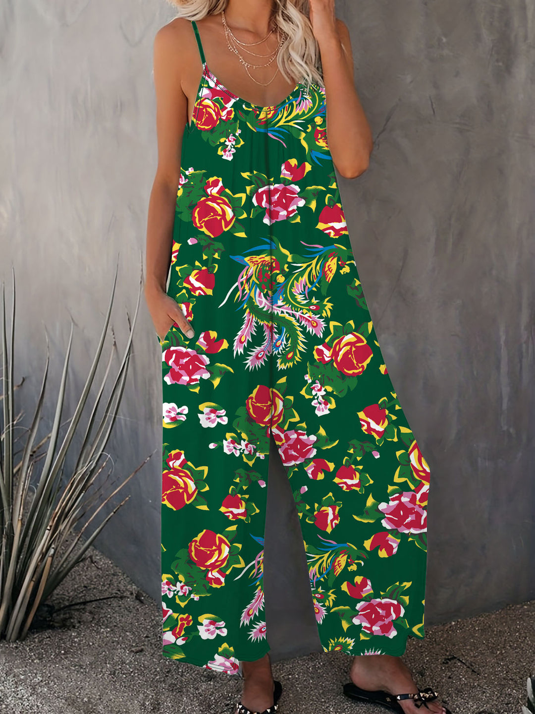 Lady lightweight jumpsuit with floral design and adjustable straps Lune London