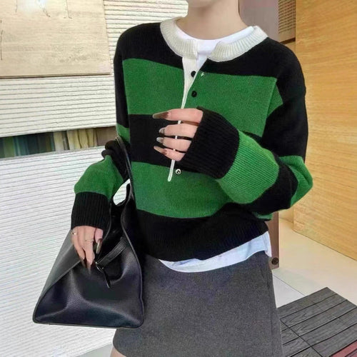 Pull en maille à manches courtes pour femme avec patte de boutonnage et rayures contrastées Chic & Stil