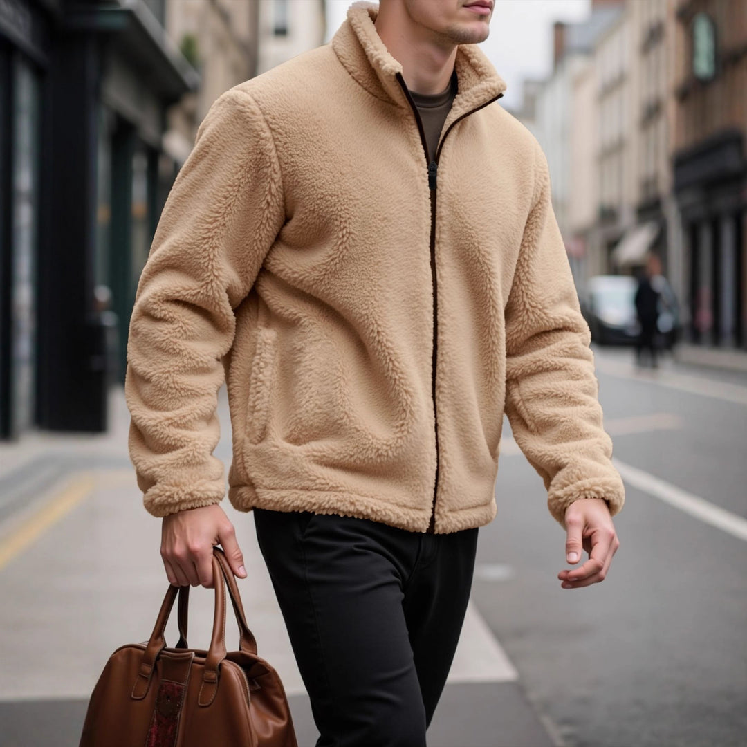 Comfortable fleece jacket for men with high collar and practical pockets Lune London