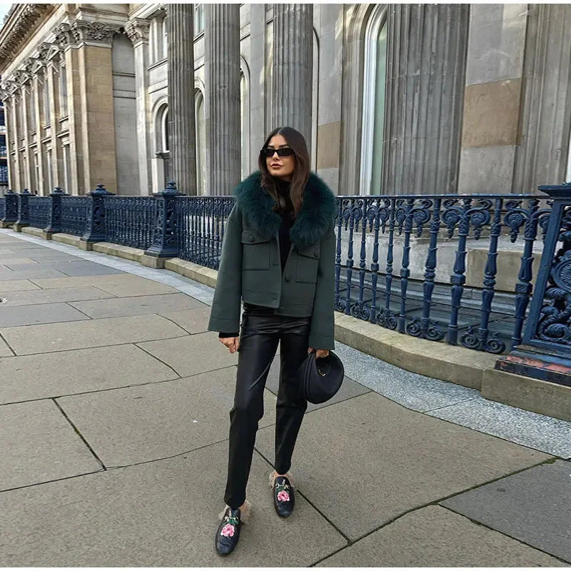 Ladies elegant wool jacket with luxurious faux fur collar Lune London