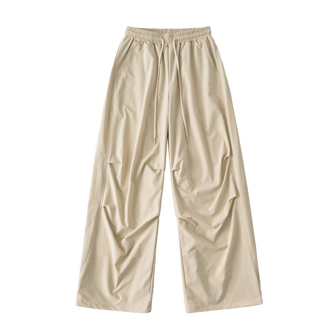 Loose casual pants for women with elastic waist and practical side pockets Lune London