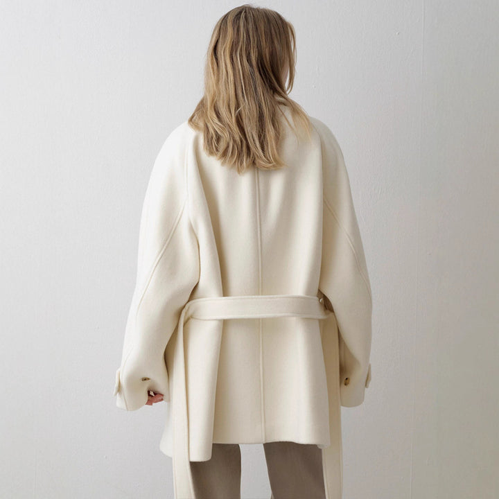 Manteau en laine oversize pour femmes avec col haut et ceinture Chic & Stil