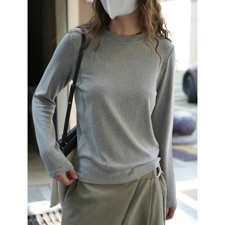 Women Light Long Sleeve Fine Knit Shirt with Round Neckline and Slim Silhouette Amarae