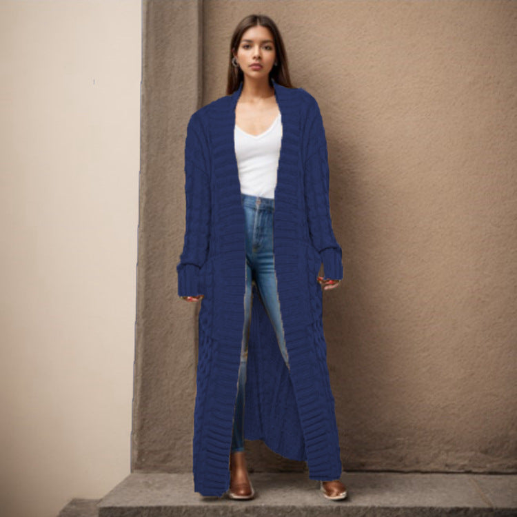Cardigan long en tricot pour femmes avec un motif en câble de haute qualité Chic & Stil