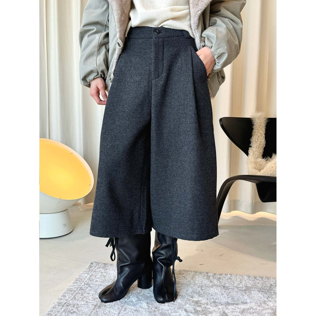 Women High-Waisted Culotte Pants made of Wool Blend with Pleat Amarae
