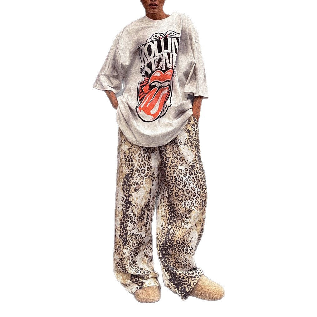 Oversized T-shirt for women with creative graphics and relaxed cuts Lune London