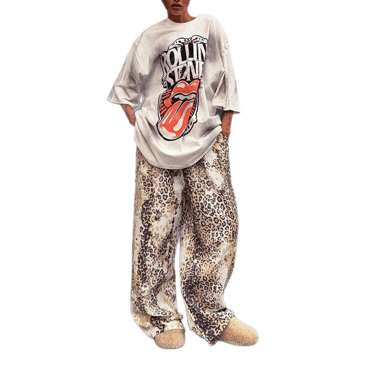 Oversized T-shirt for women with creative graphics and relaxed cuts Lune London