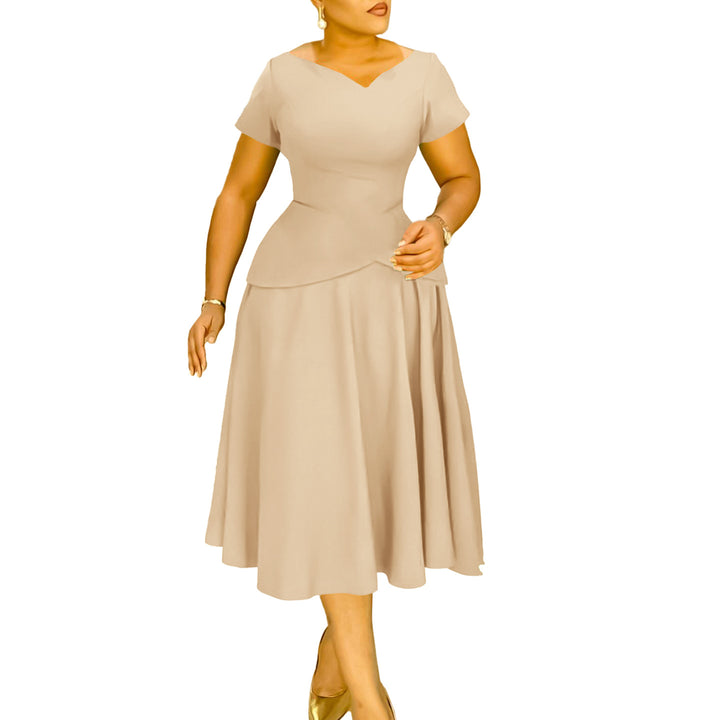 Ladies Elegant Maxi Dress with fitted top and flowy skirt Lune London