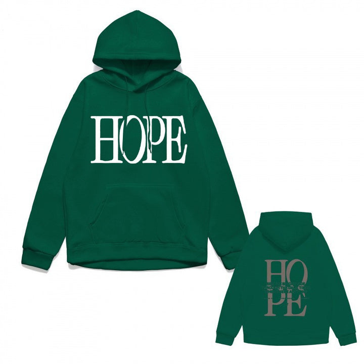 Women's hoodie with eye-catching lettering and conveniently designed kangaroo pocket Chic & Stil