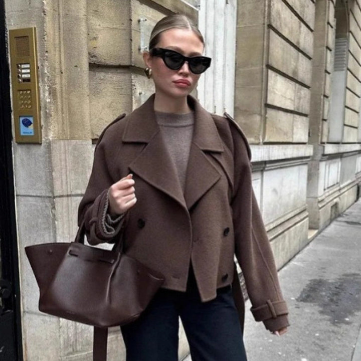 Elegant trench coat for women with adjustable belt and stylish buttons Lune London