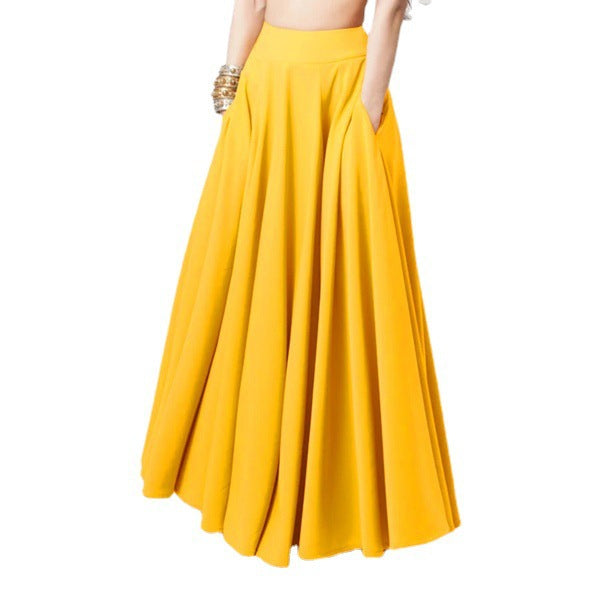 Ladies elegant maxi skirt with a loose fit and practical pockets Lune London