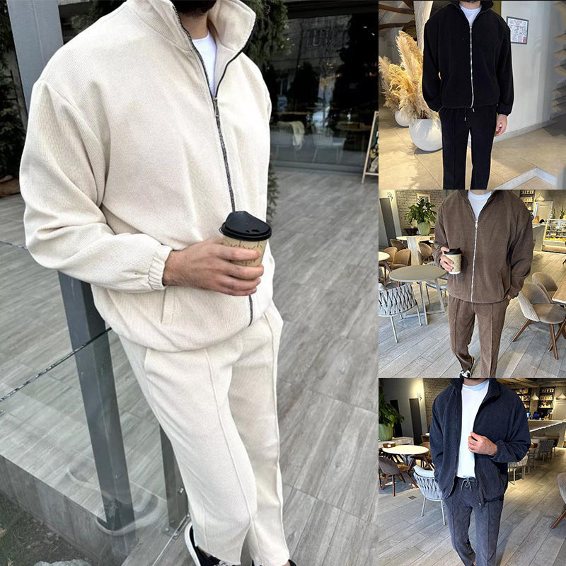 Leisure suit for men in soft corded material with great breathability and a convenient zipper Lune London
