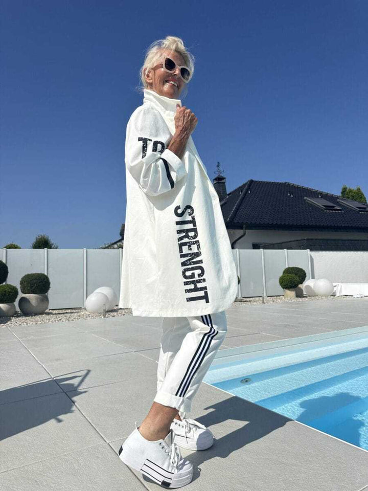 Manteau trench décontracté pour femmes avec des rayures à la mode et une lettre stylée Chic & Stil
