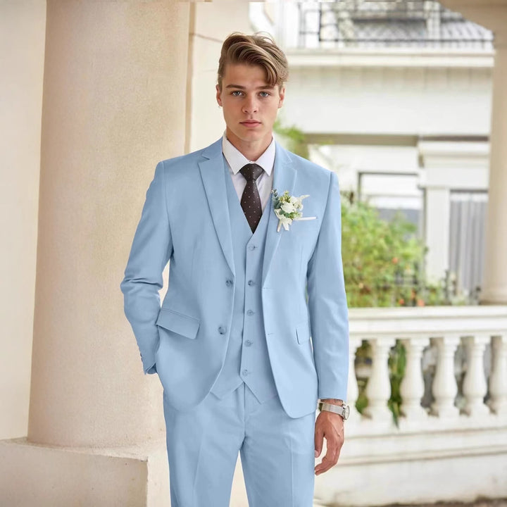 elegant suits for men made of three pieces with fine material and a modern fit Lune London