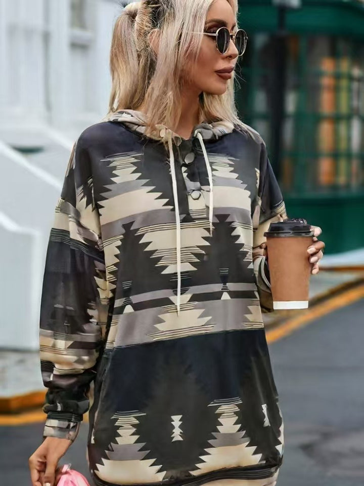 Hooded sweatshirt for women with a creative color pattern and practical buttons Lune London