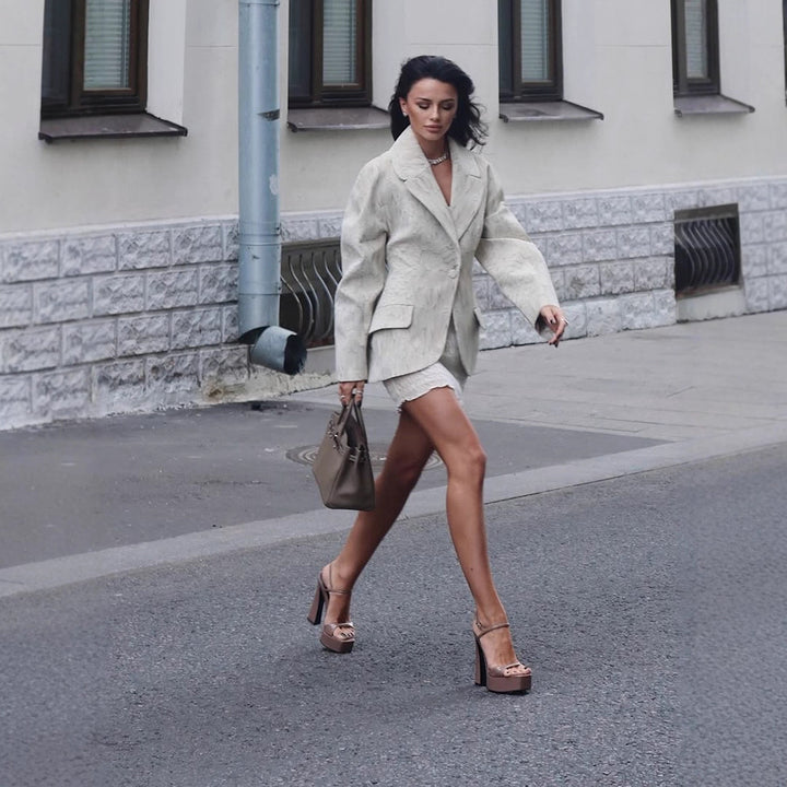 Women's Fitted Blazer with Feather Structure and Distinctive Shoulder Area Amarae