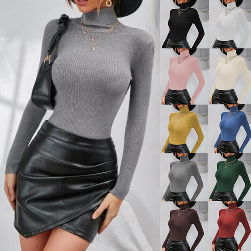 Pull à col roulé pour femmes avec texture côtelée fine et coupe ajustée Chic & Stil