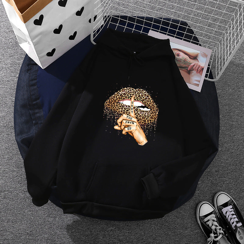Women's hoodie with striking leopard pattern Chic & Stil